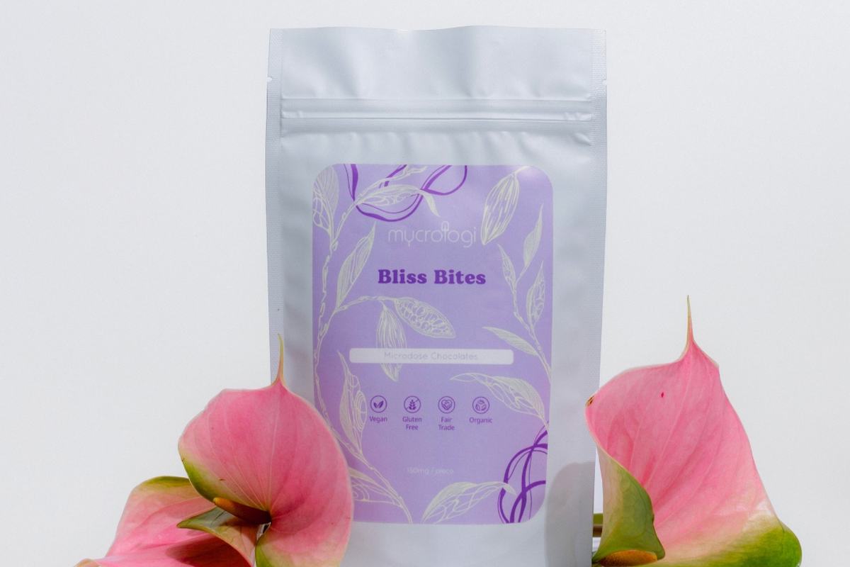 Mycrologi Microdose Bliss Bites pouch with pink flowers